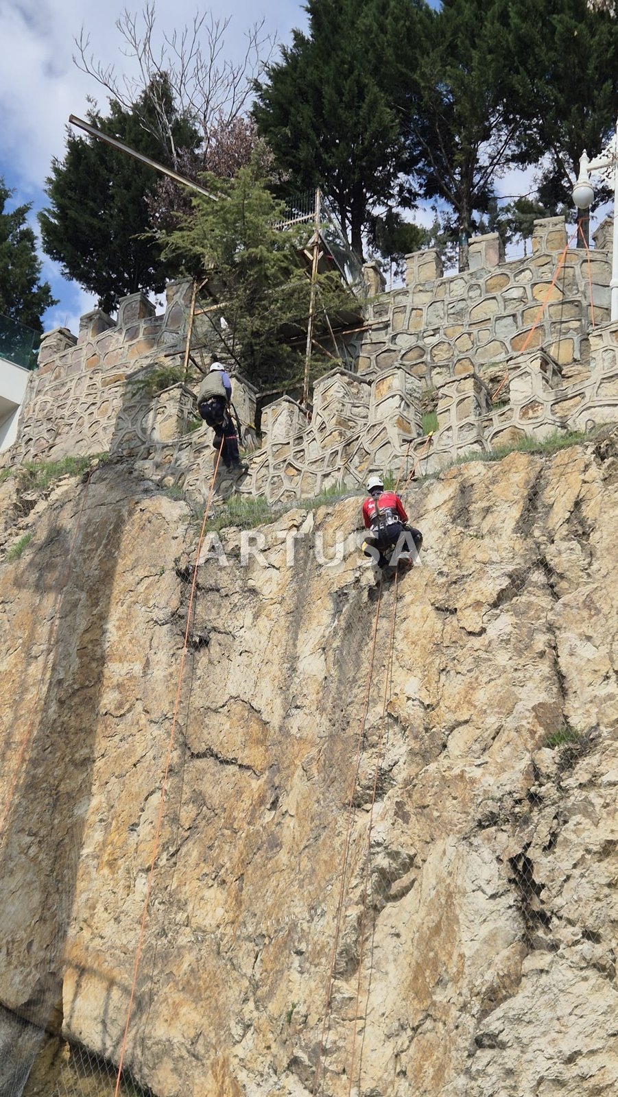 Tel altından yamaç temizliği