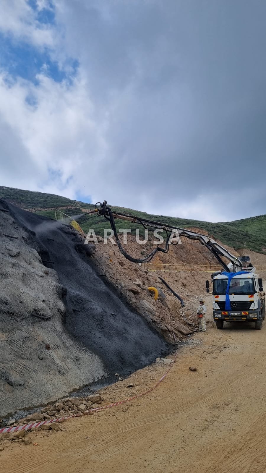 Yarmada püskürtme beton