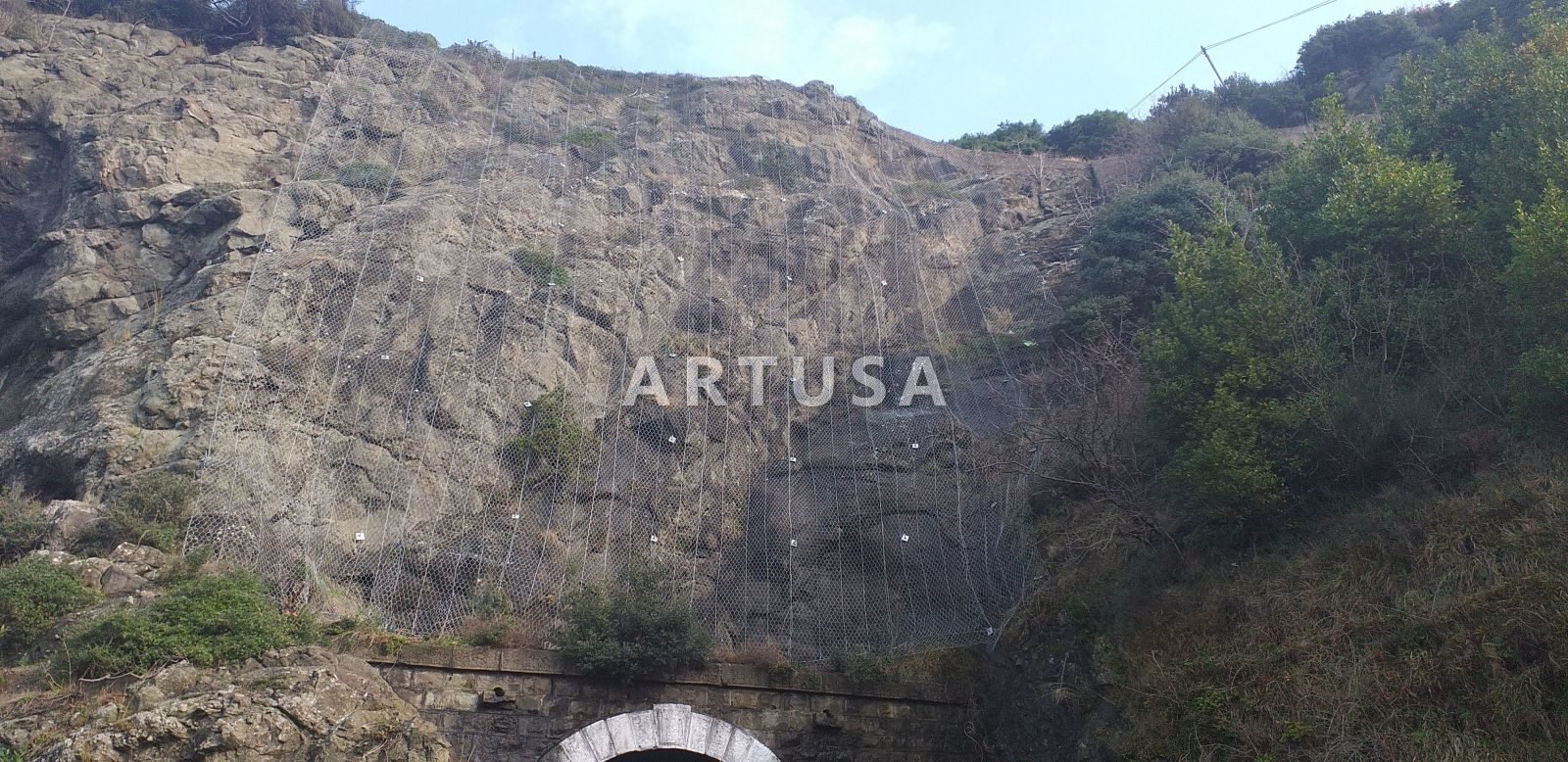 Tünel portalı üstünde halka ağ örtülemesi